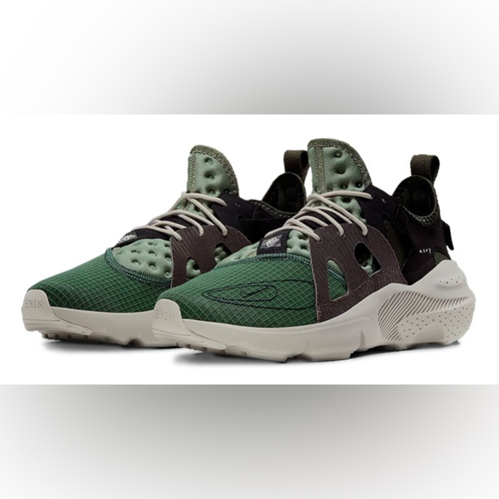 Nike Men’s Huarache-Type Size 13 - Picture 1 of 10